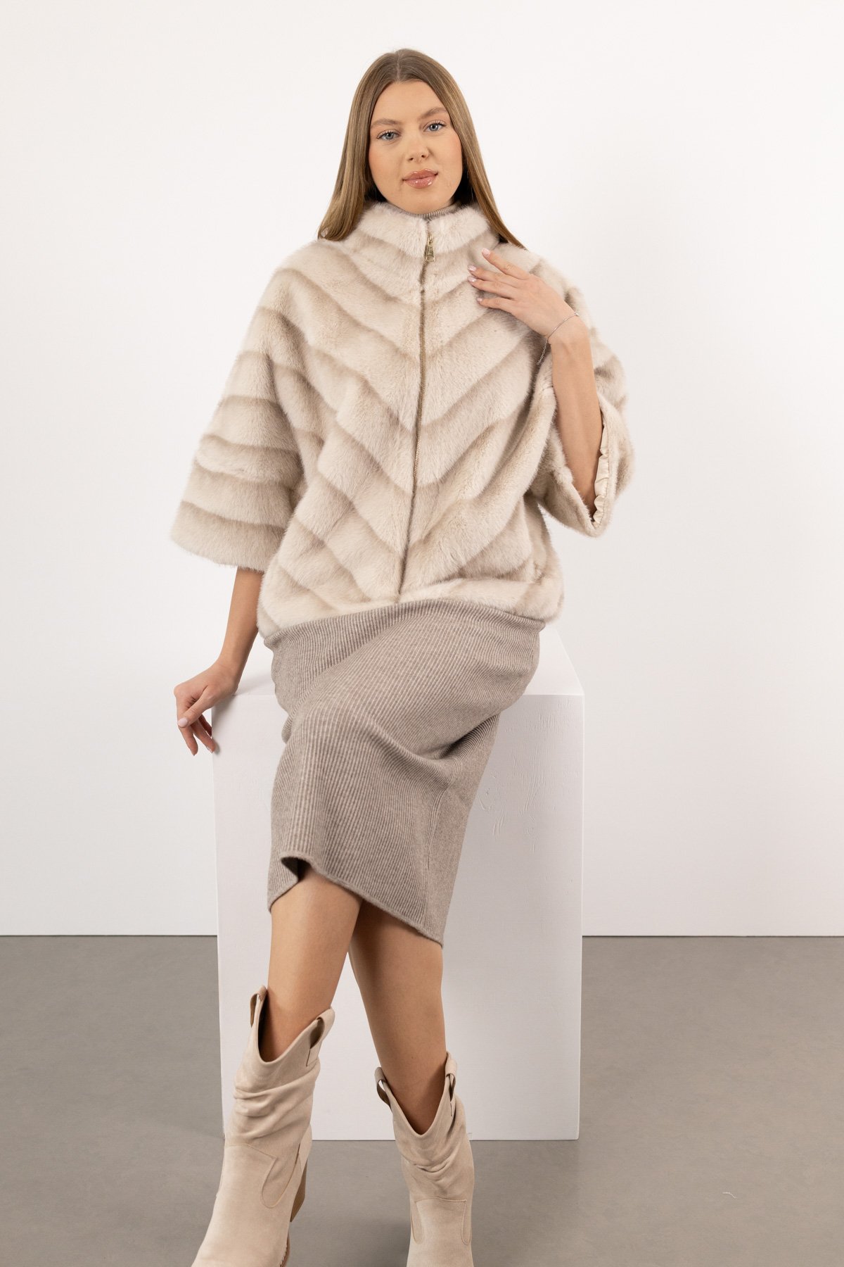 İki Renk Detaylı Truvakar Kürk Mont