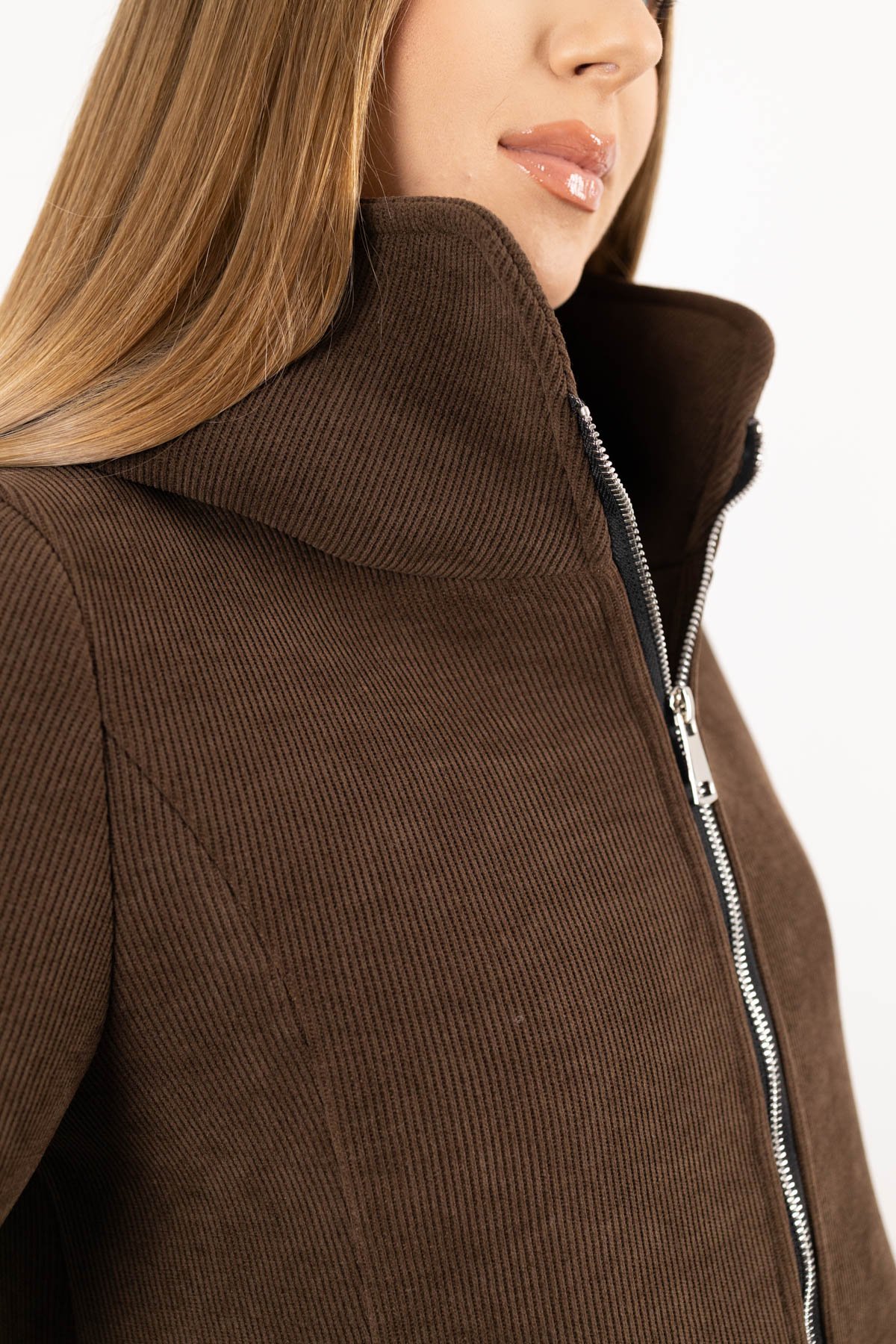 Kapüşon Detaylı Kadife Fitilli Cepli Mont