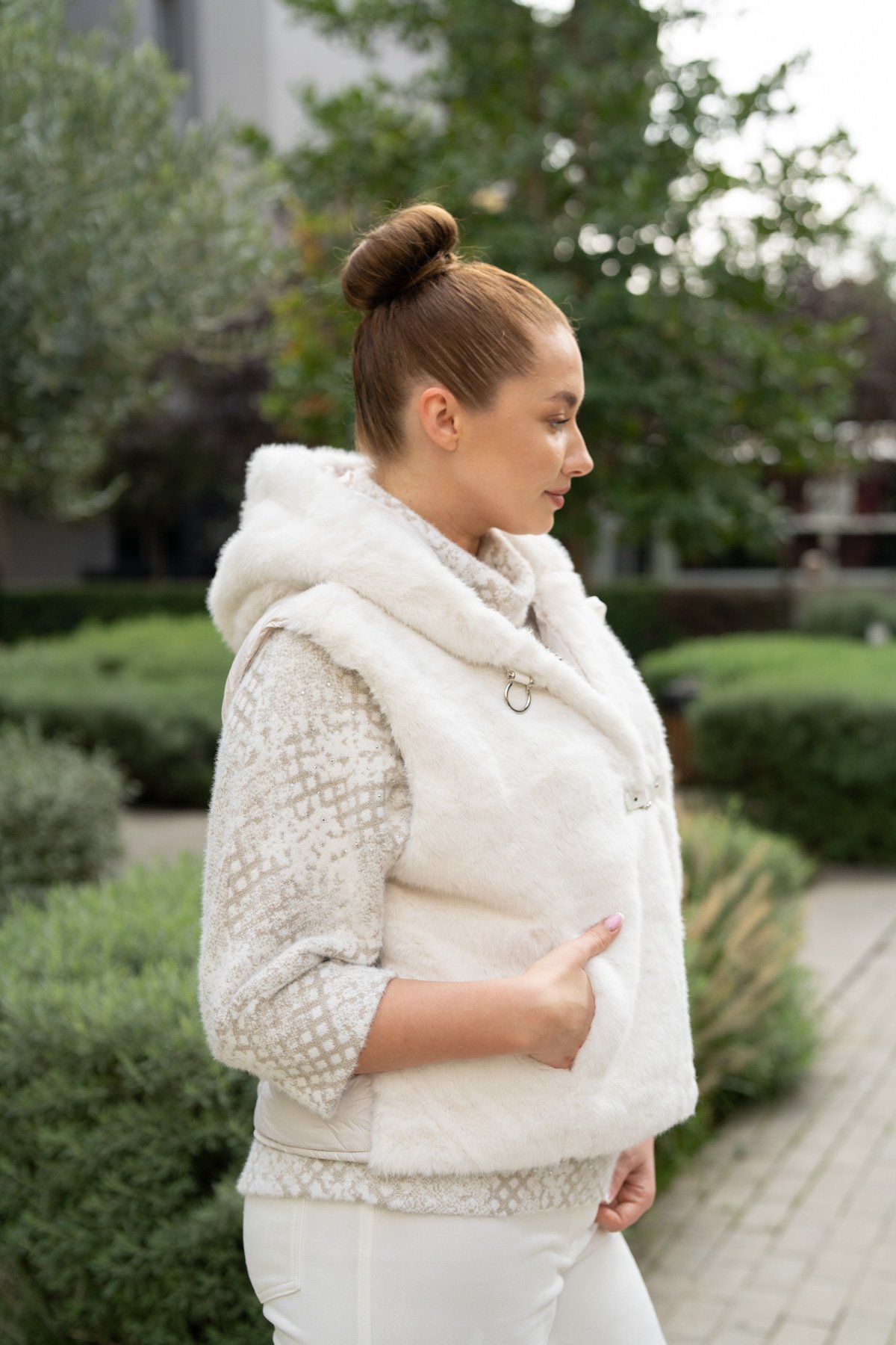 Kapüşon Detaylı Kürk Detaylı Kısa Kollu Yelek