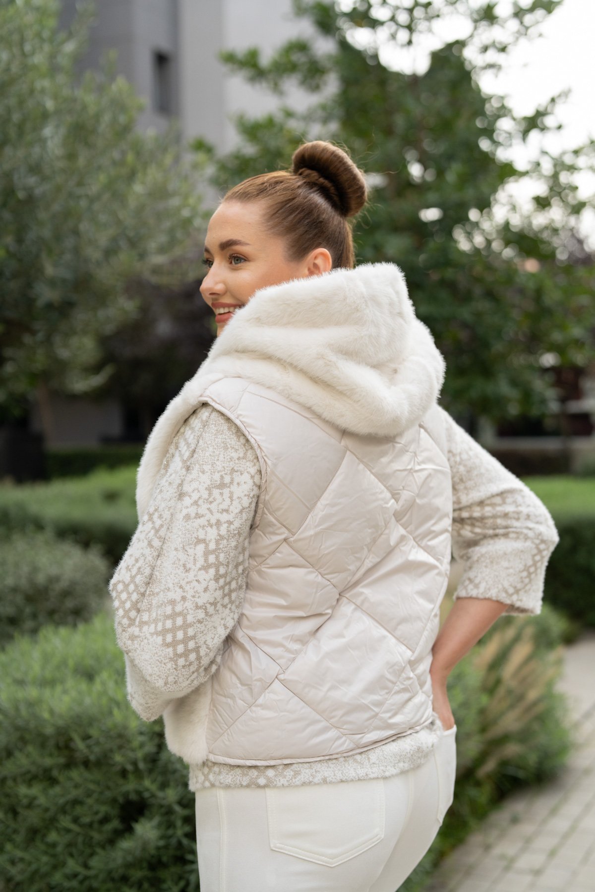 Kapüşon Detaylı Kürk Detaylı Kısa Kollu Yelek