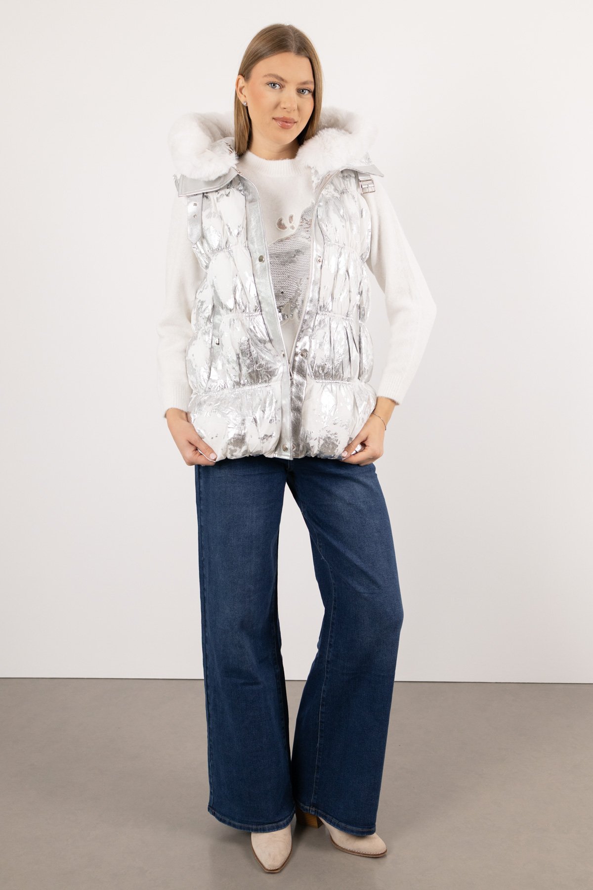 Kapüşon Ucu Peluş Detay Lame Baskı Yelek