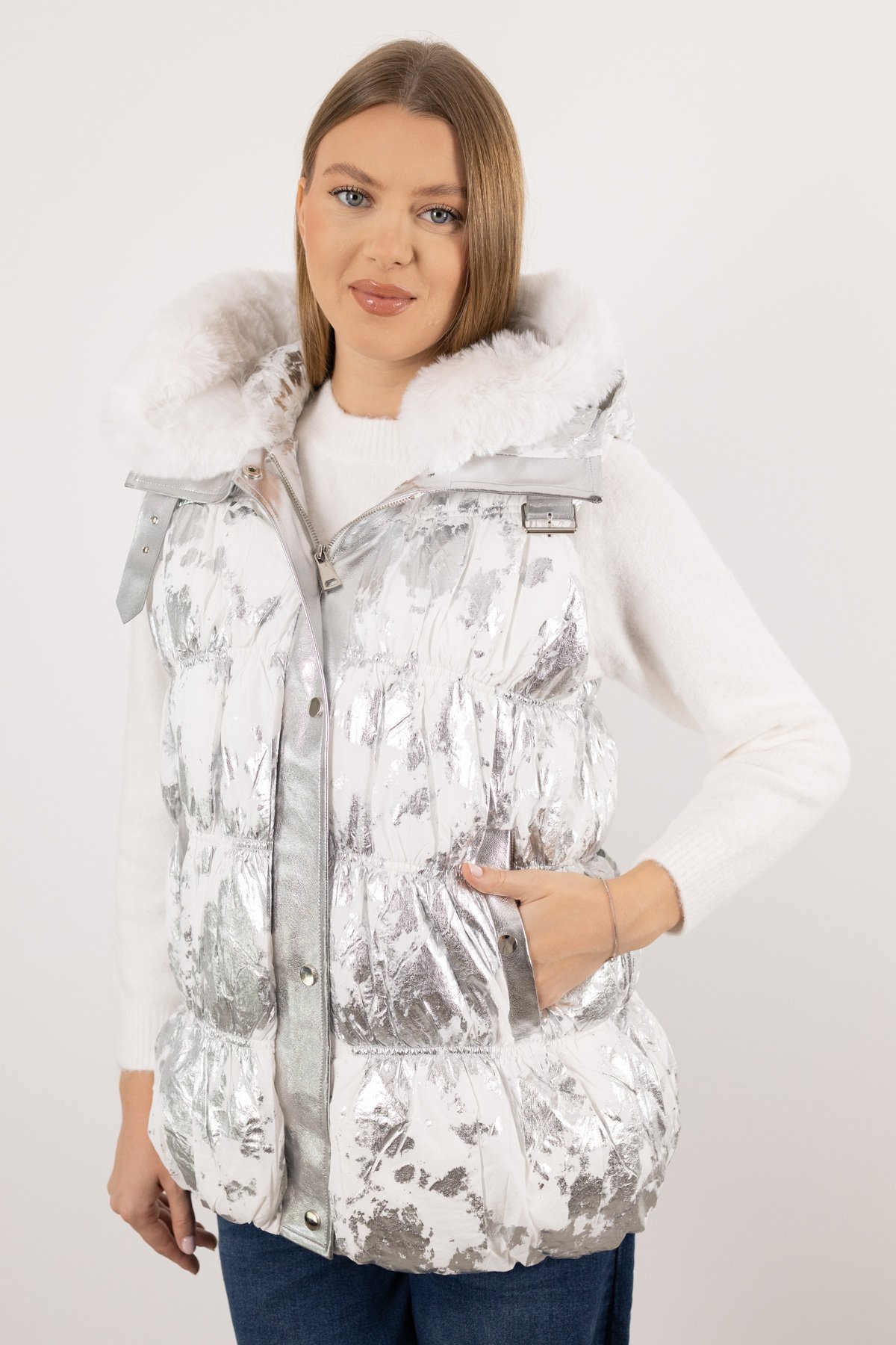 Kapüşon Ucu Peluş Detay Lame Baskı Yelek