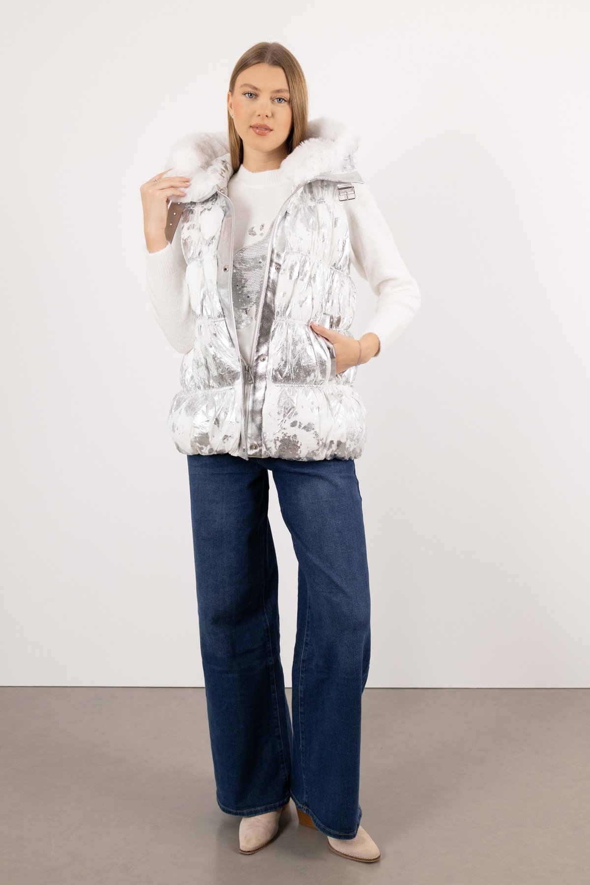 Kapüşon Ucu Peluş Detay Lame Baskı Yelek