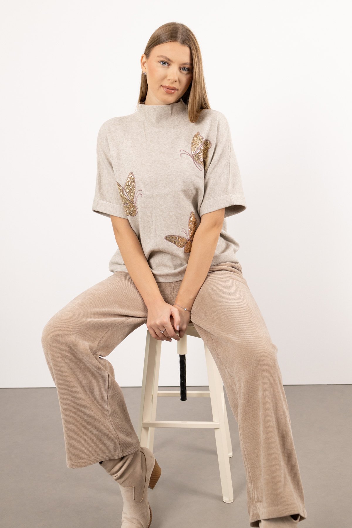 Kelebek Desen Pul İşleme Triko Bluz