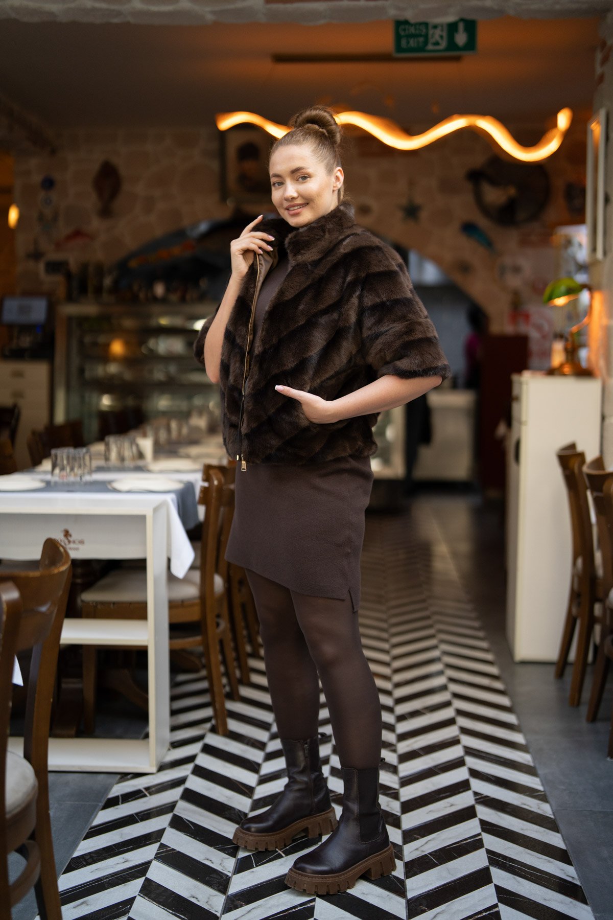 Kısa Kol Detaylı Cepli Kürk Ceket