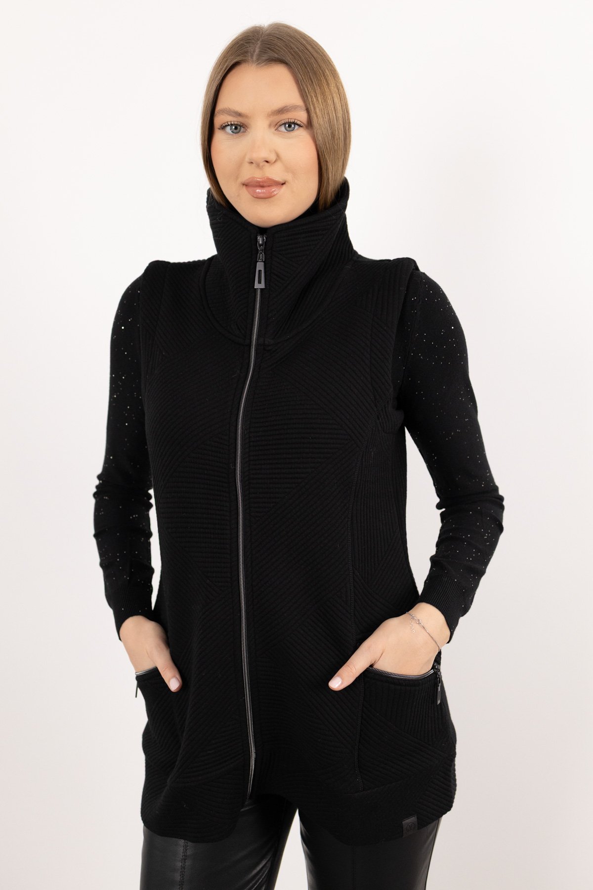 Kısa Kollu Fermuarlı Ve Cepli Şerit Detaylı Örme Yelek