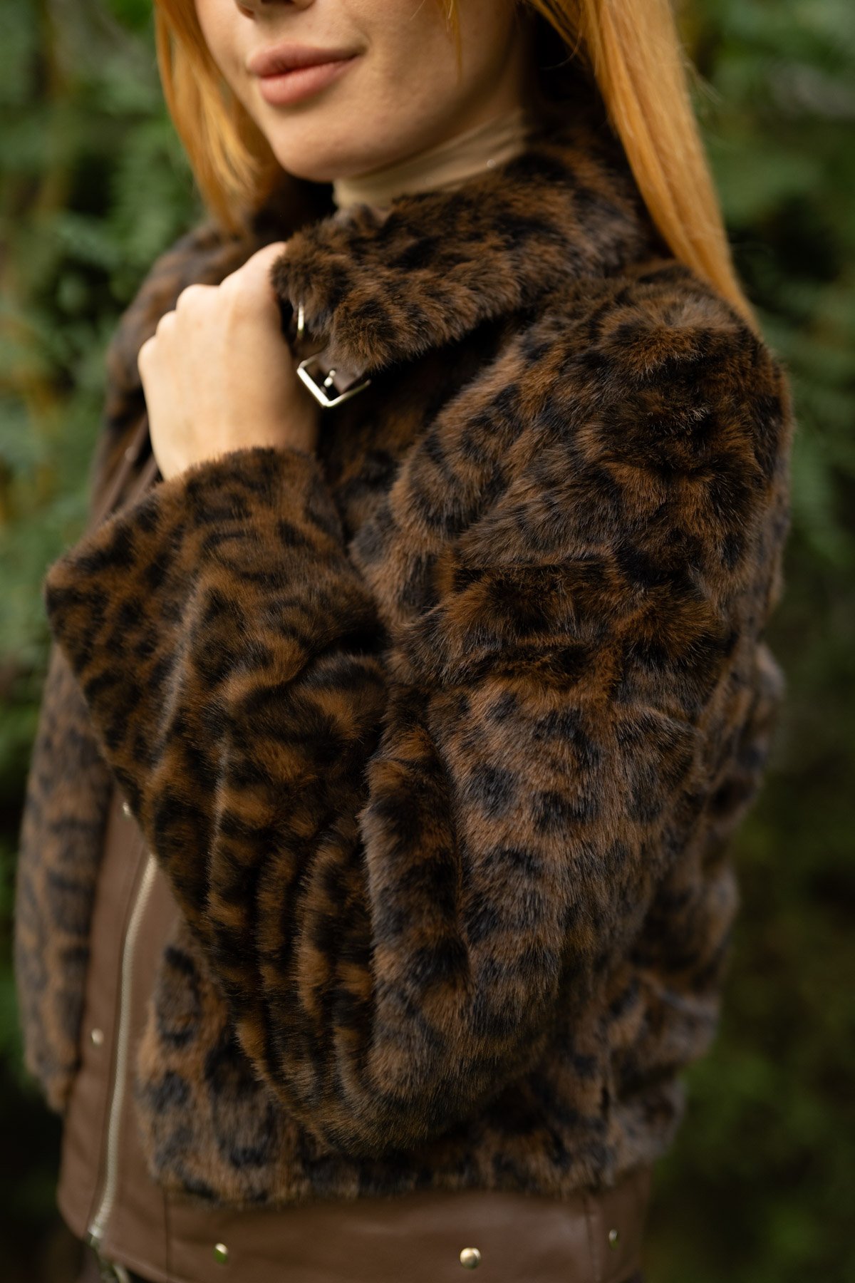 Leopar Desenli  Deri Fermuar Detaylı Pelüş Ceket