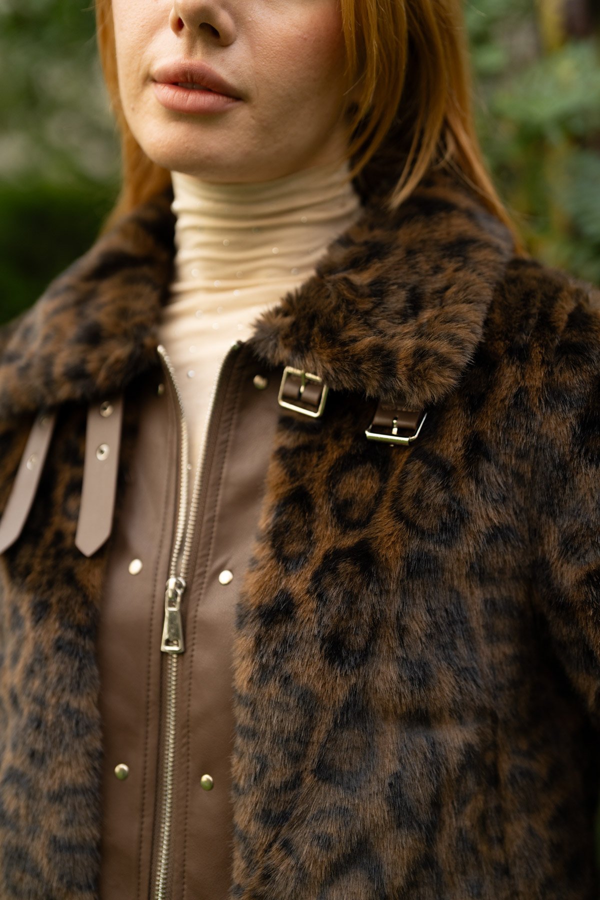 Leopar Desenli  Deri Fermuar Detaylı Pelüş Ceket