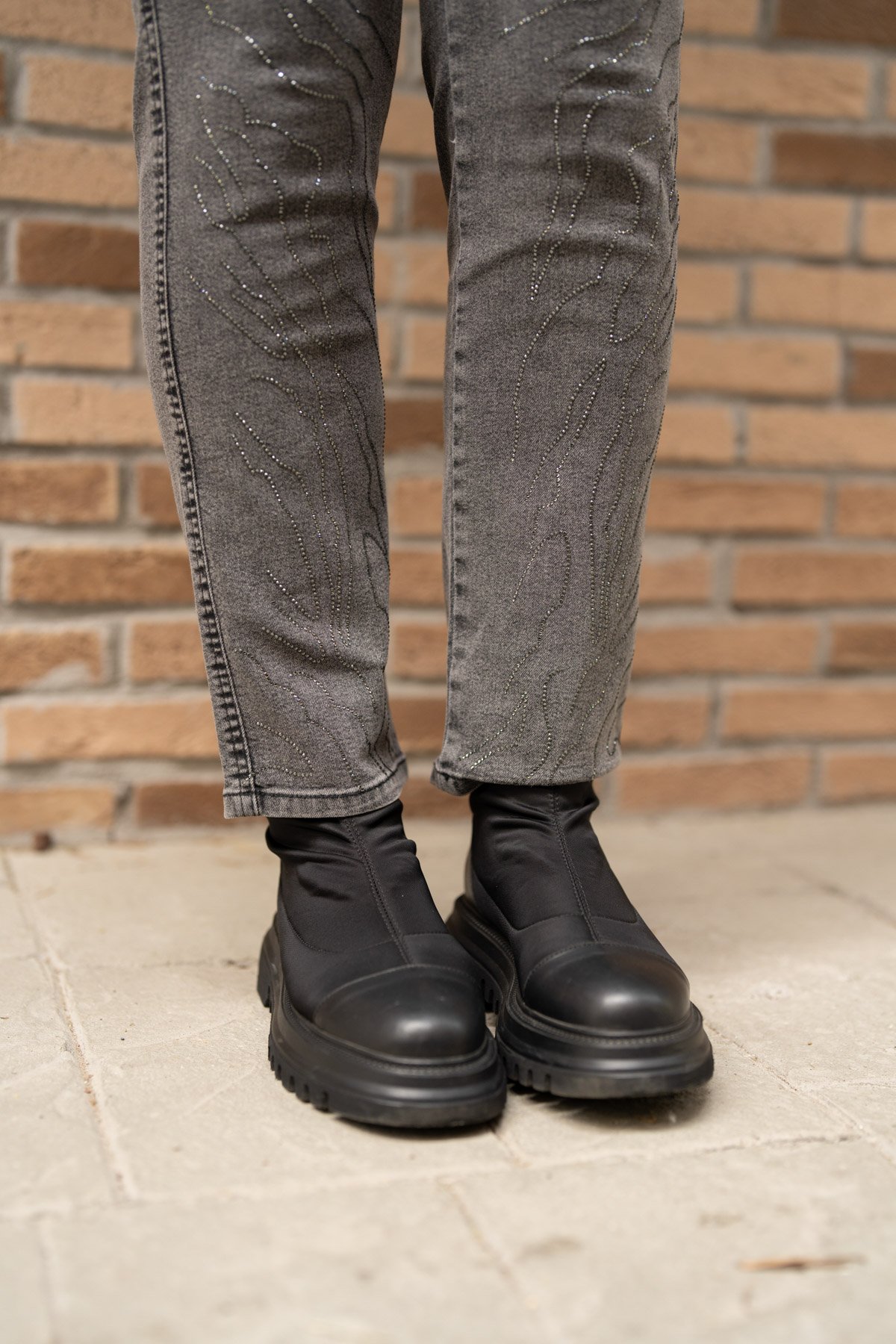 Önü Taşlı Pantolon