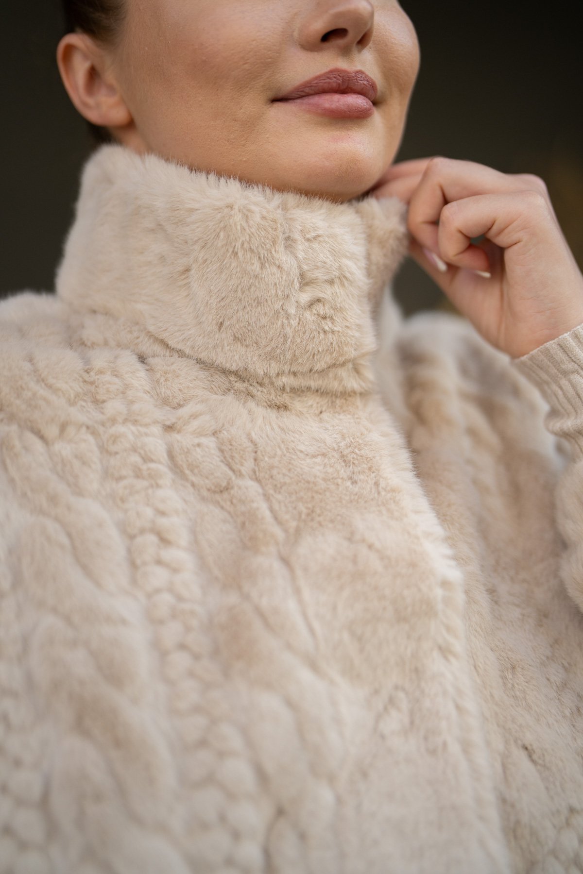 Saç Örgü Detaylı Uzun Kollu Hırka