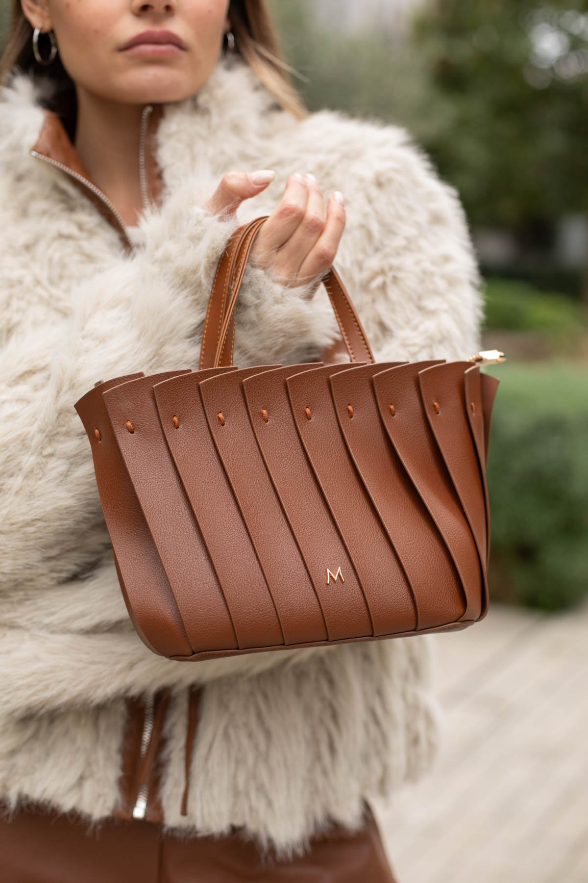 Şerit Parçalı El Omuz Çantası