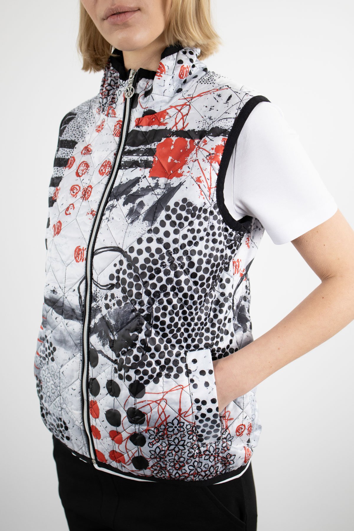 Sıfır Kol Detaylı Benekli Desenli Dokuma Yelek