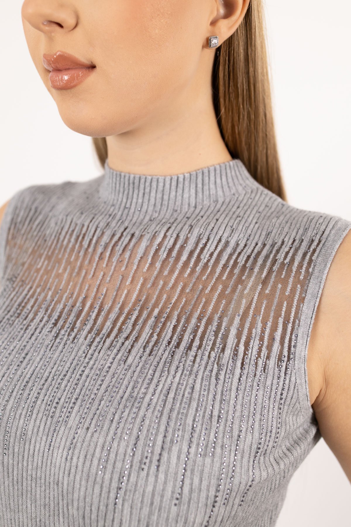 Su Yolu Taş İşleme Detay Kolsuz Triko