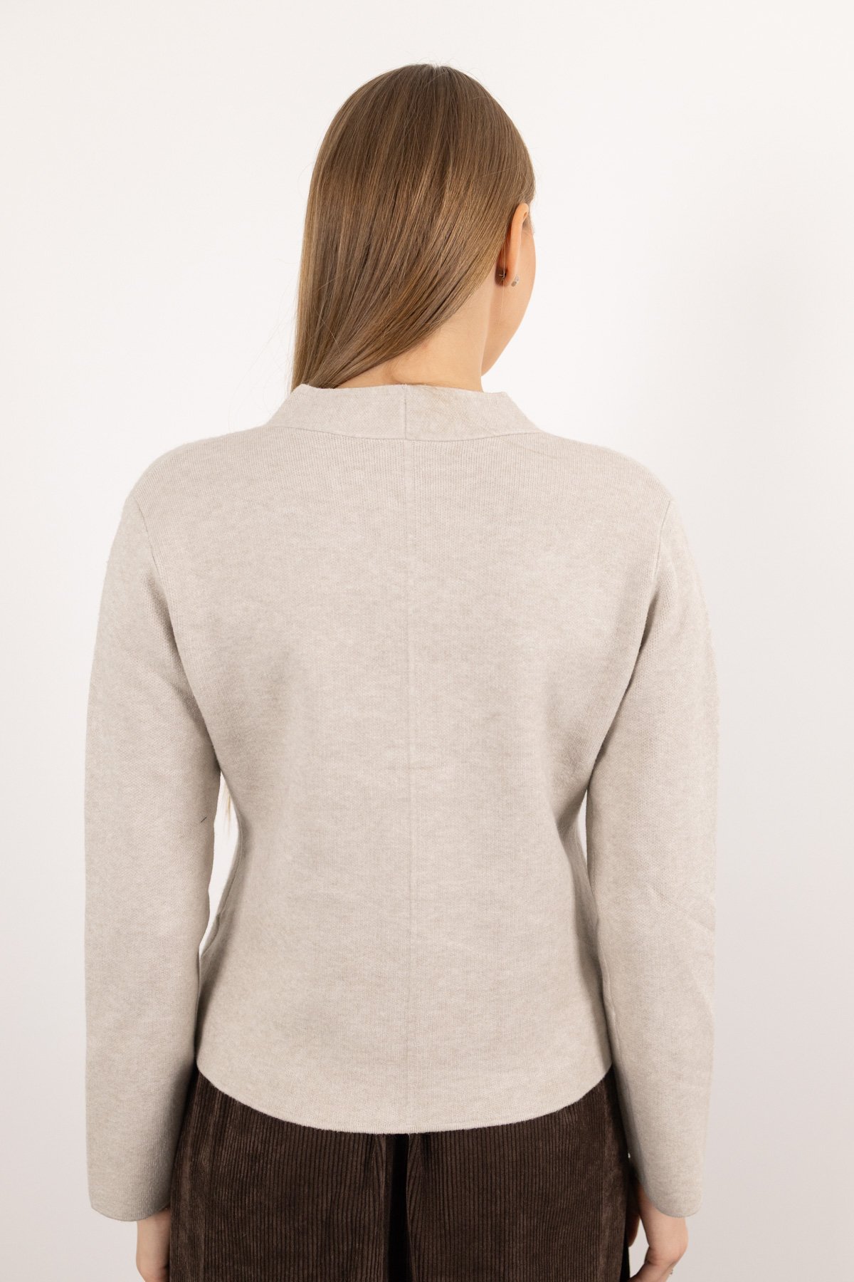 Yaka Detay Düğmeli Uzun Kollu Cepli Triko Ceket