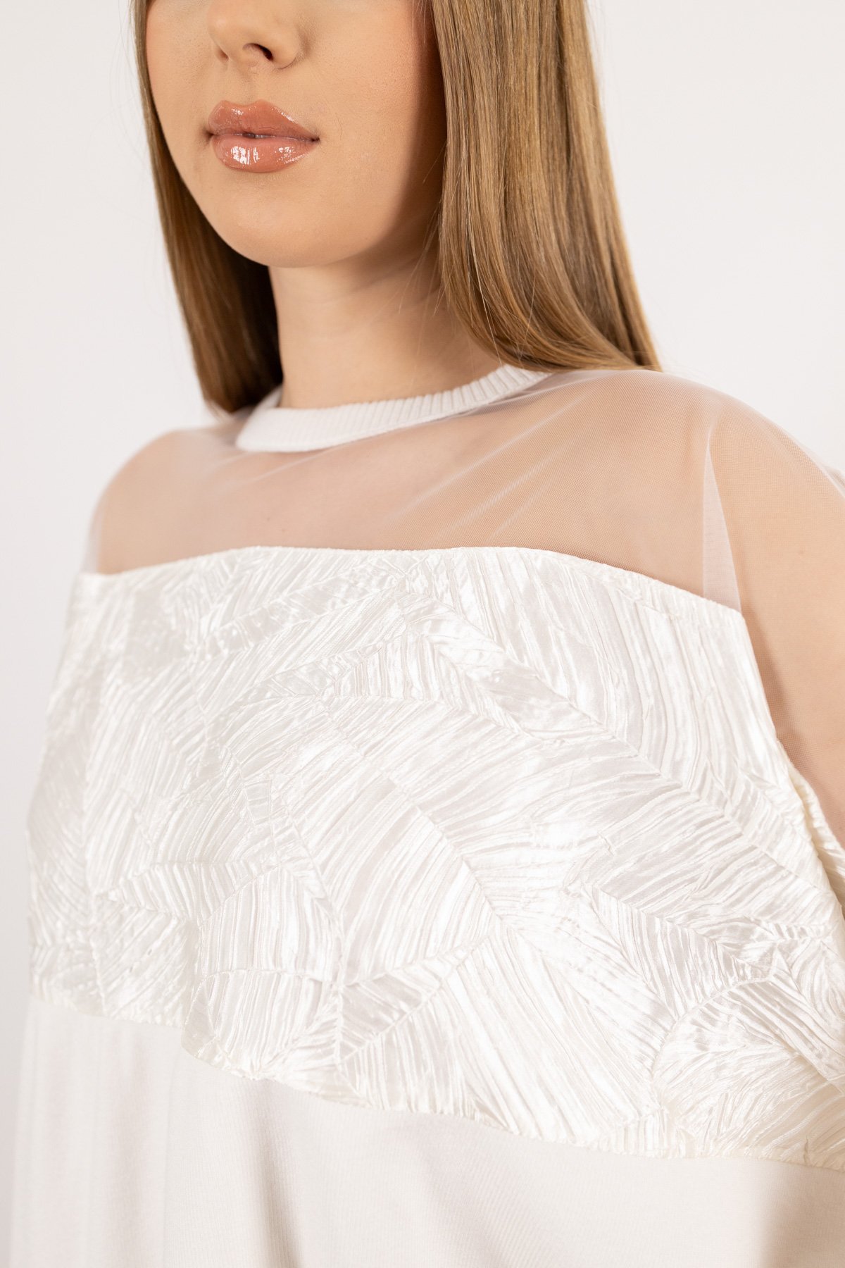 Yaka Tül Detaylı Önü Astar Desenli Triko