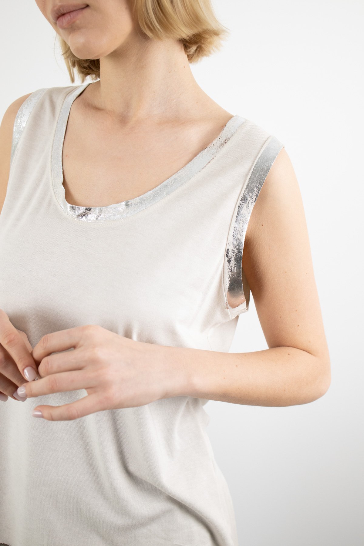 Yakası Gümüş Baskılı Atlet