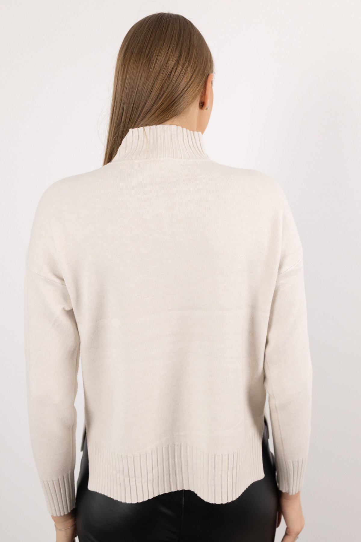 Yarım Balıkçı Yaka Detay Taş İşlemeli Uzun Kollu Triko