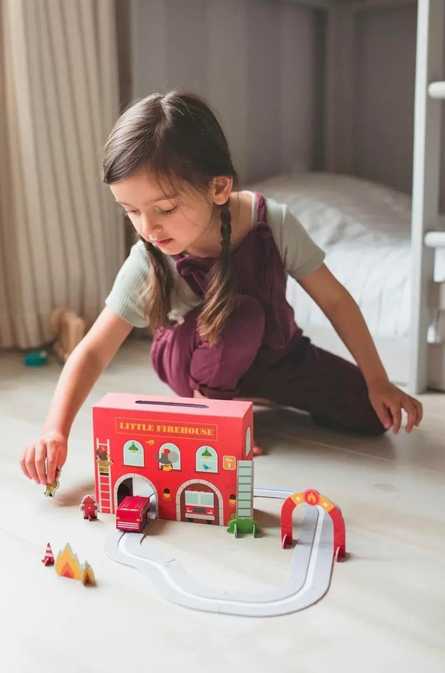 Petit Collage İtfaiye İstasyonu Oyun Seti - Little Firehouse