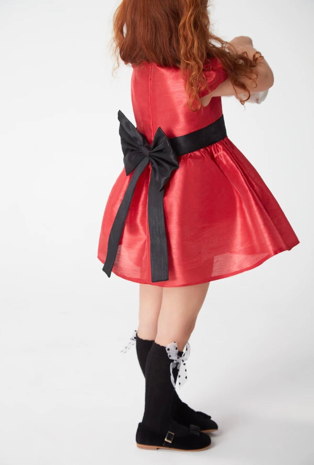 Scarlet Elegance