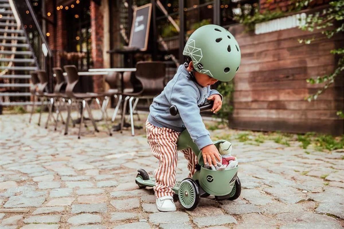 Scoot and Ride Highwaykick 1 Lifestyle Scooter - Green Lines