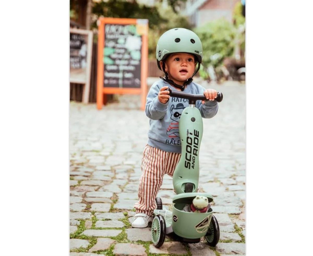 Scoot and Ride Highwaykick 1 Lifestyle Scooter - Green Lines