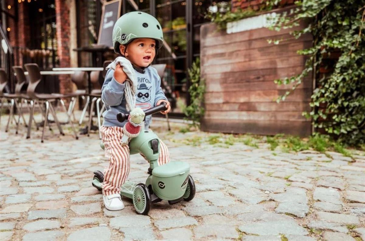 Scoot and Ride Highwaykick 1 Lifestyle Scooter - Green Lines
