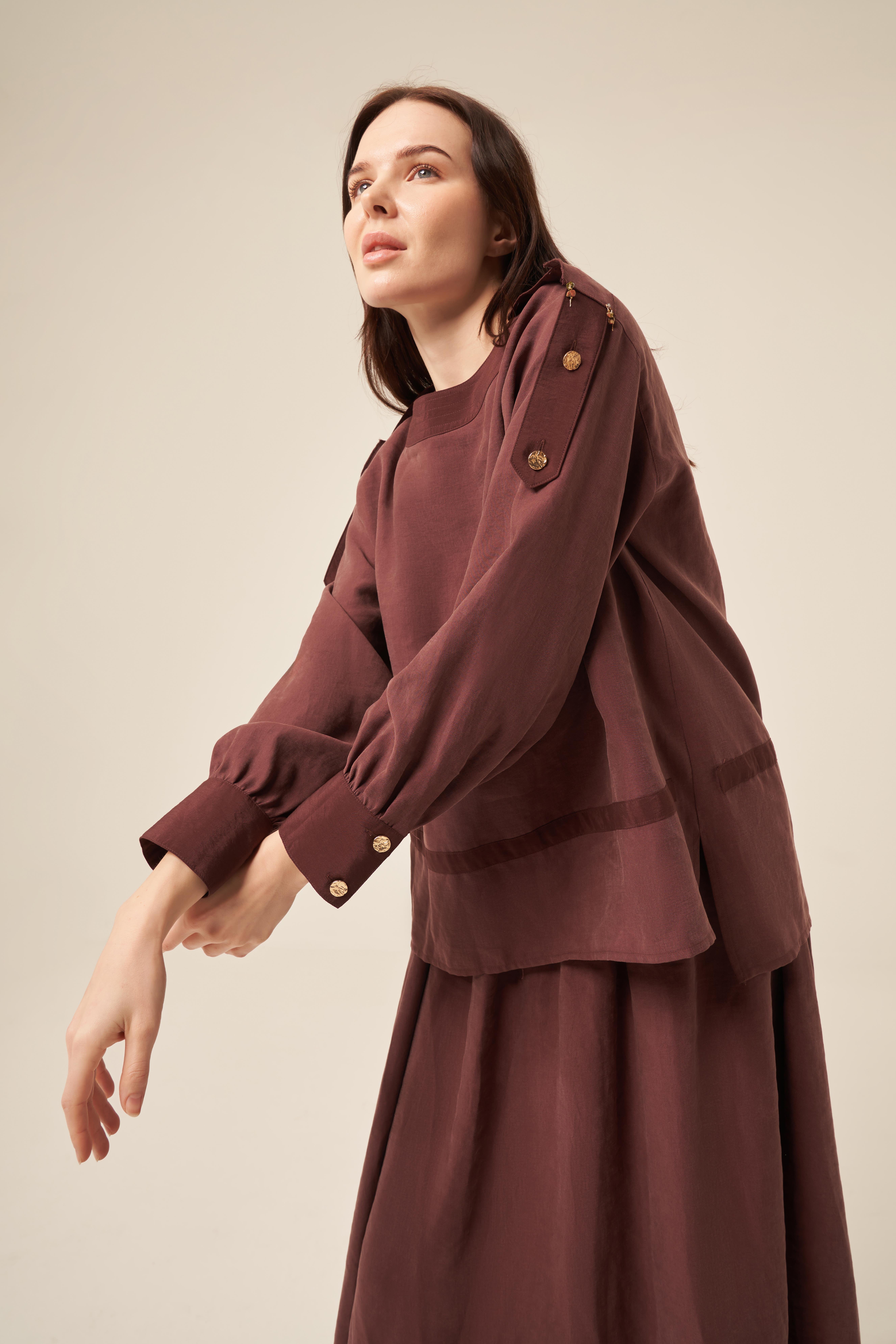 OMUZLARI APOLET DETAYLI DÜĞMELİ DUBAI GARNİLİ PASION ETEKLİ TAKIM