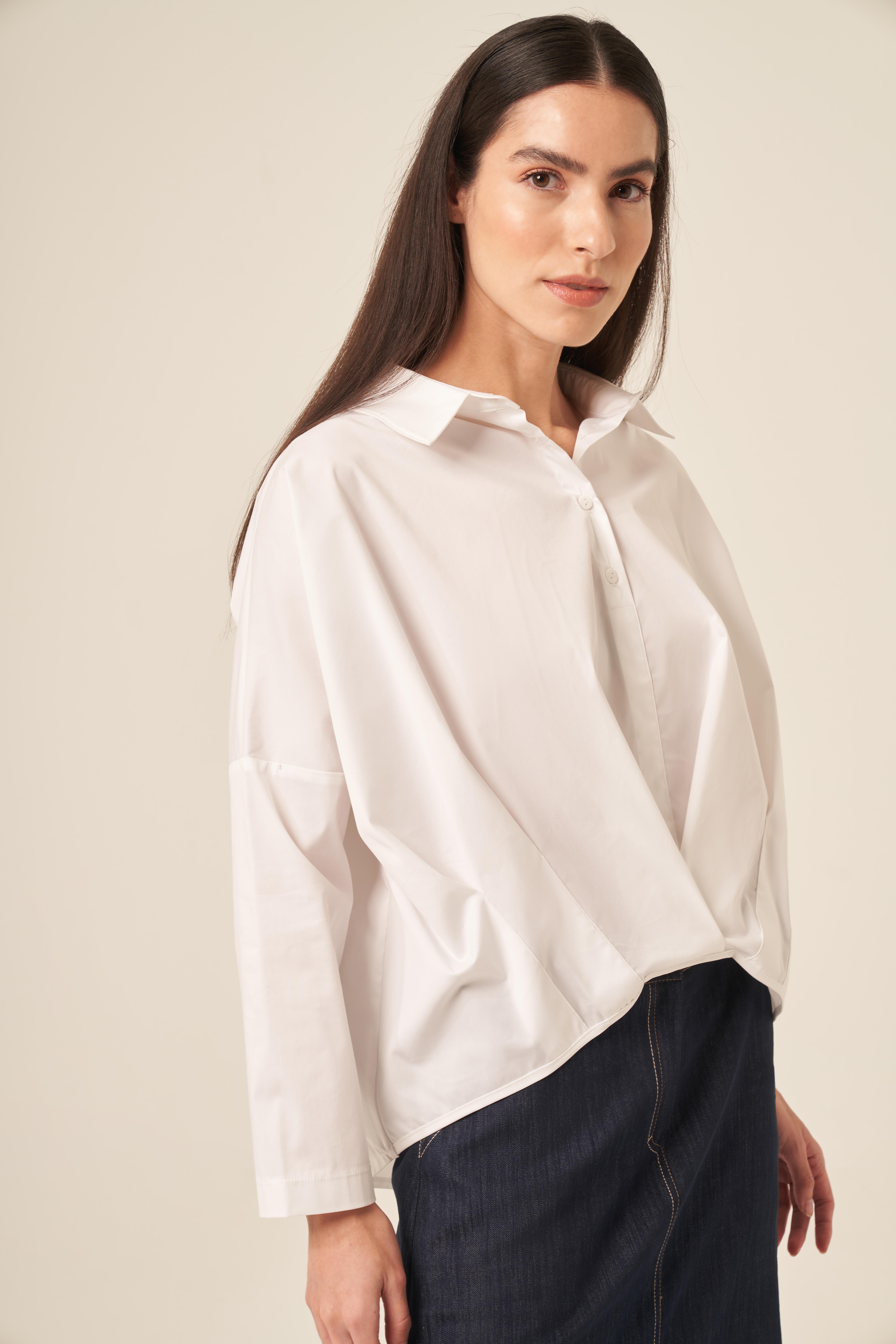 ÖNDEN YARIM PATLI ÖNÜ KISA ARKASI UZUN KISA PAPER TOUCH GÖMLEK