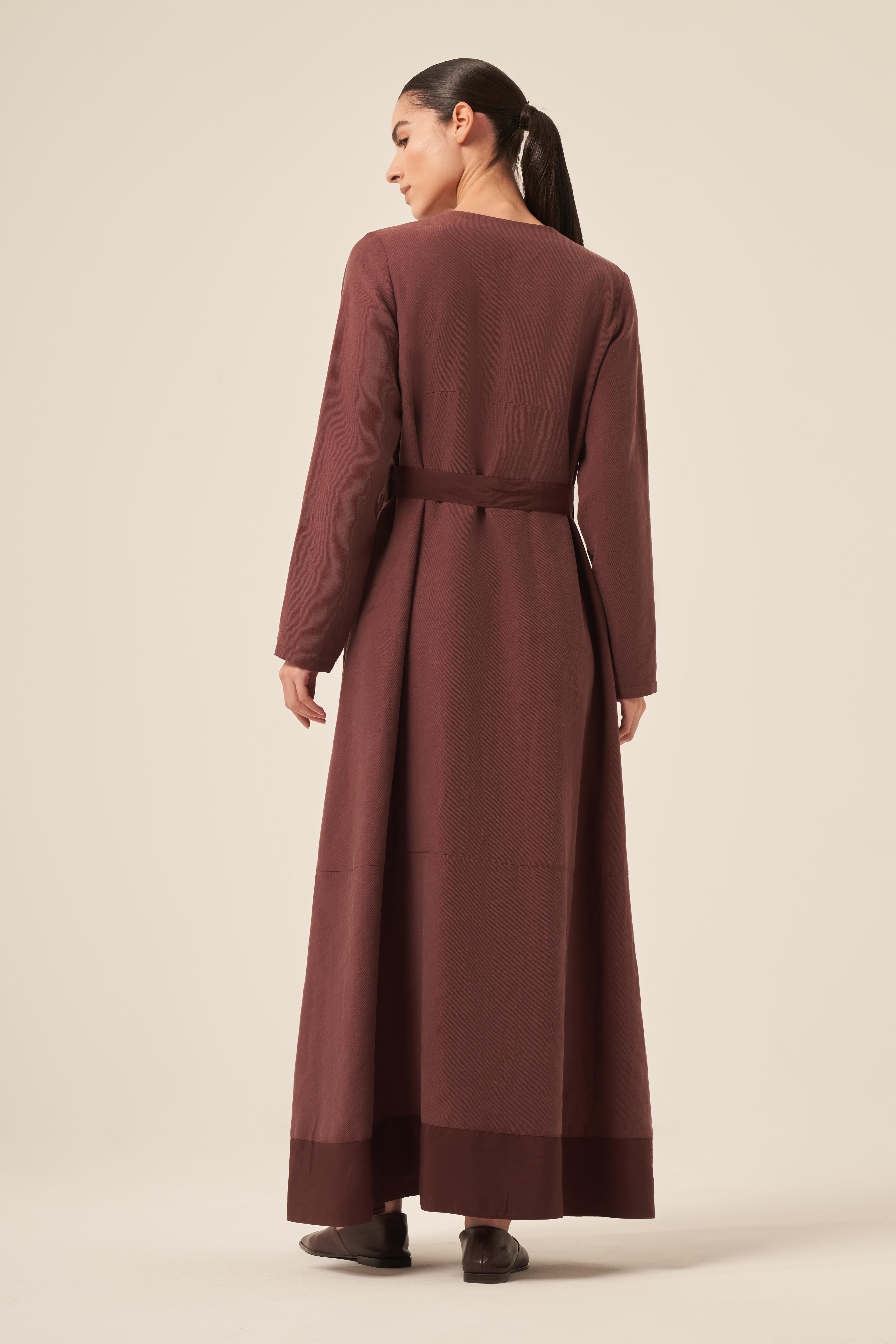 ÜÇGEN KUPLU ÖNDEN DÜĞMELİ BELİ KUŞAK KEMER DETAYLI PASION ELBİSE