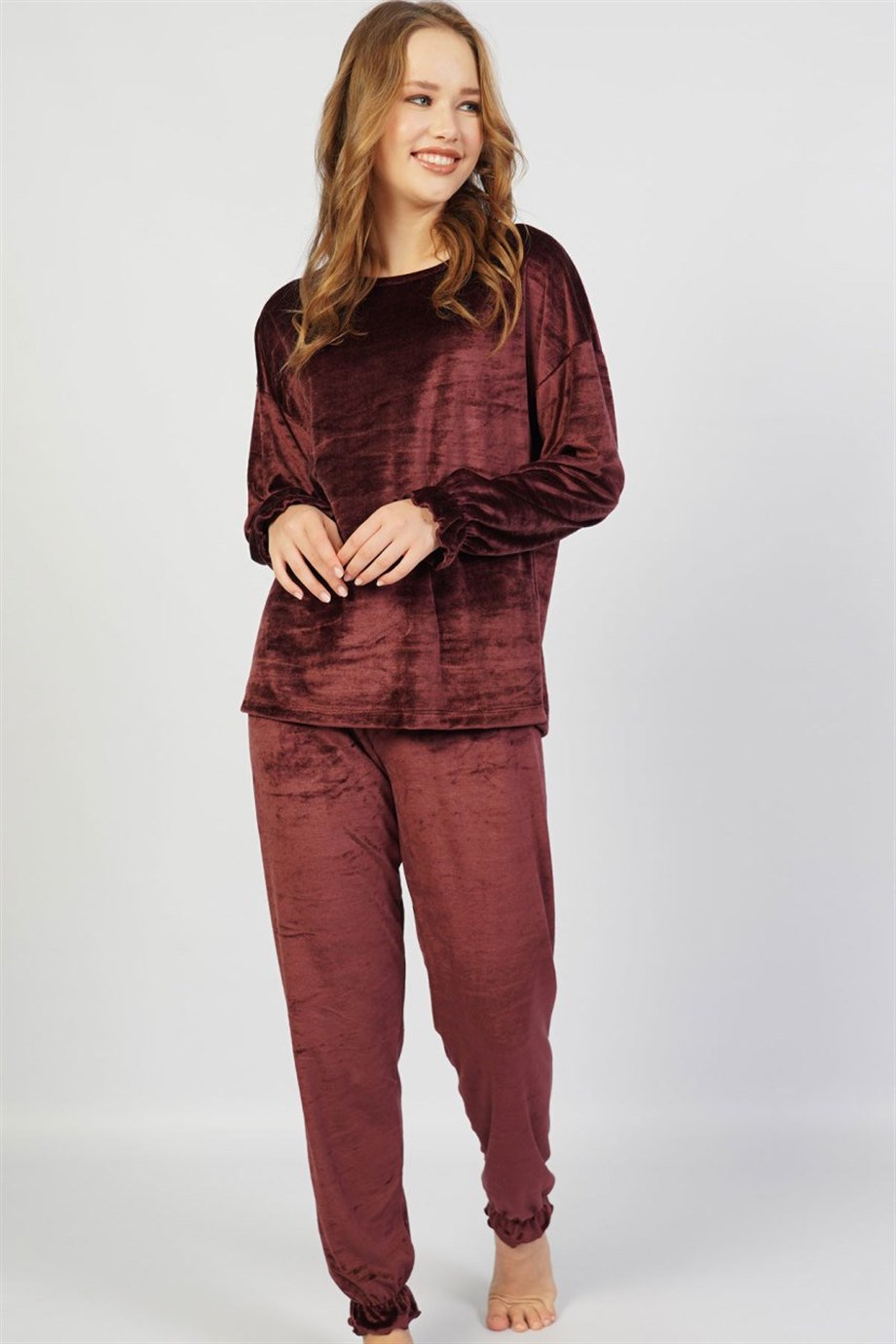 Vienetta Kadın Kahve Kadife Uzun Kollu Pijama Takımı 1052470000