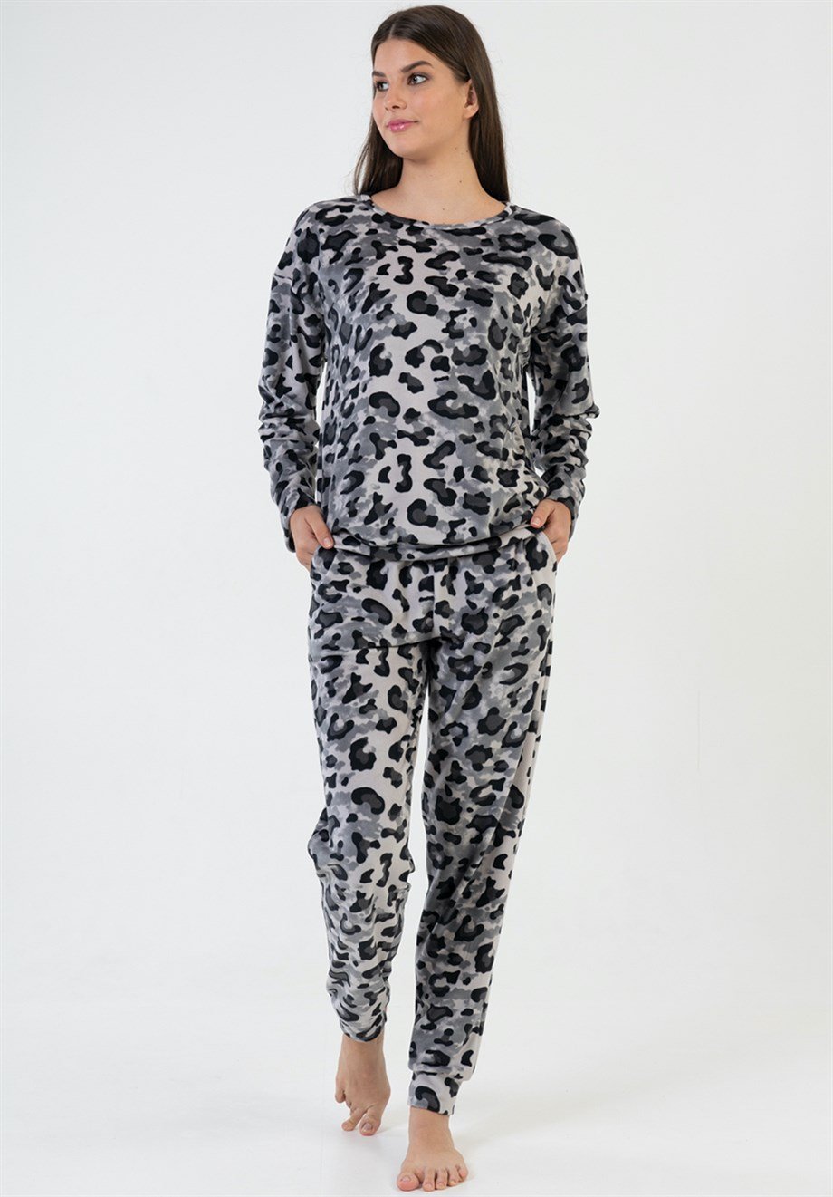 Vienetta Kadın Siyah Kadife Uzun Kollu Pijama Takım 2080354997