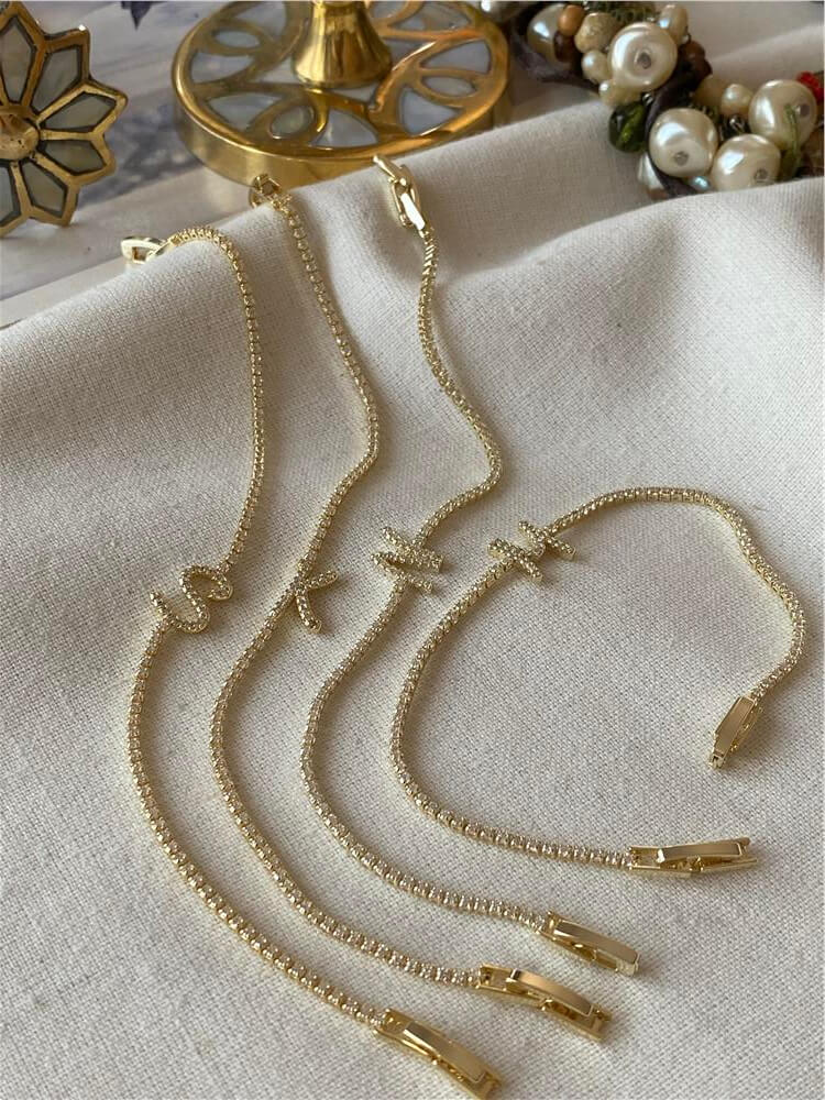 14K Suyolu Model Taşlı Harf Bileklik