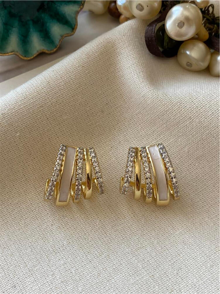 14K Taşlı Beyaz Mineli Mini Kaburga Küpe