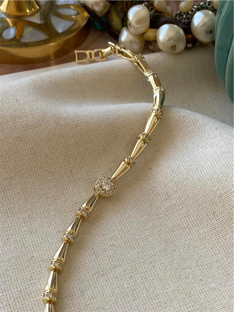 14K Taşlı Çiçek Detaylı Koni Model Bileklik