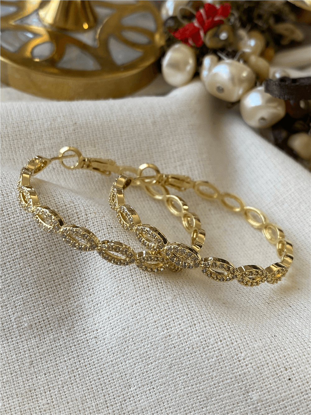 14K Taşlı Oval Model Halka Küpe