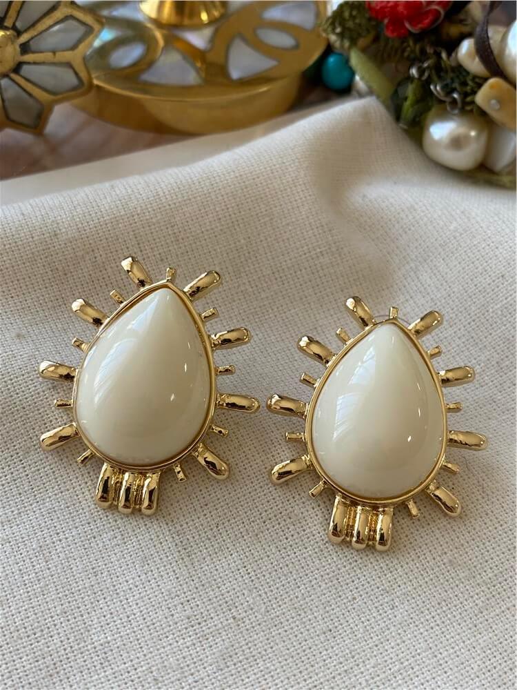 Beyaz Taşlı Damla Model Küpe