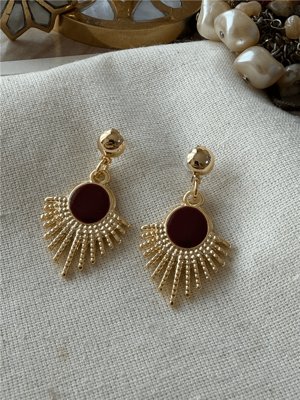 Bordo Mineli Güneş Tasarım Küpe
