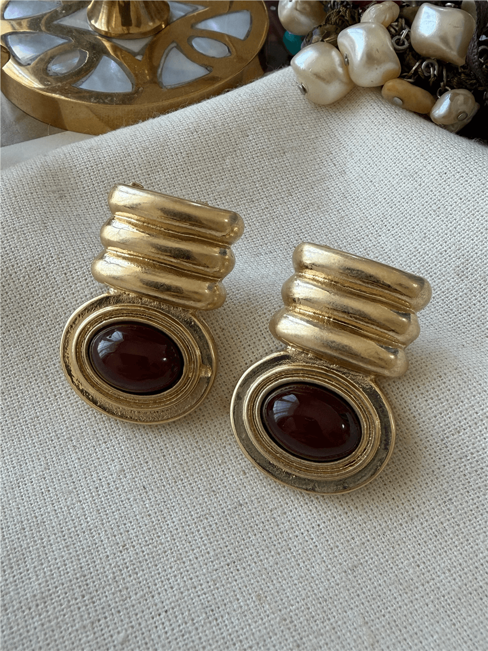 Bordo Taşlı Marka Model Küpe
