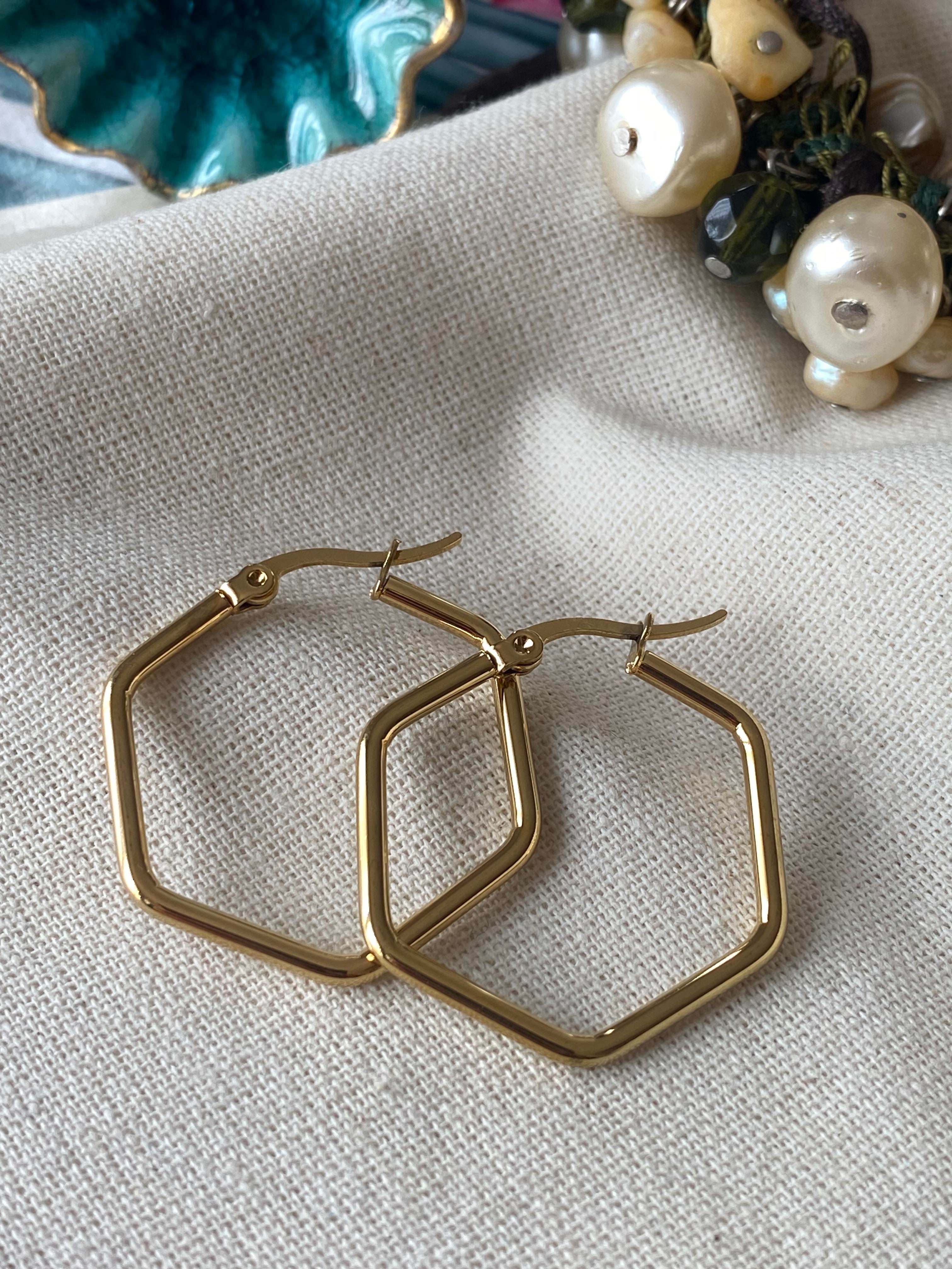 Çelik Beşgen Küpe