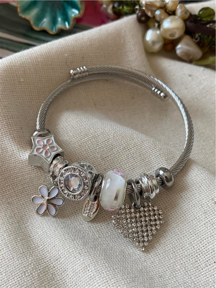 Çelik Beyaz Papatya&Kalp Charm Bileklik