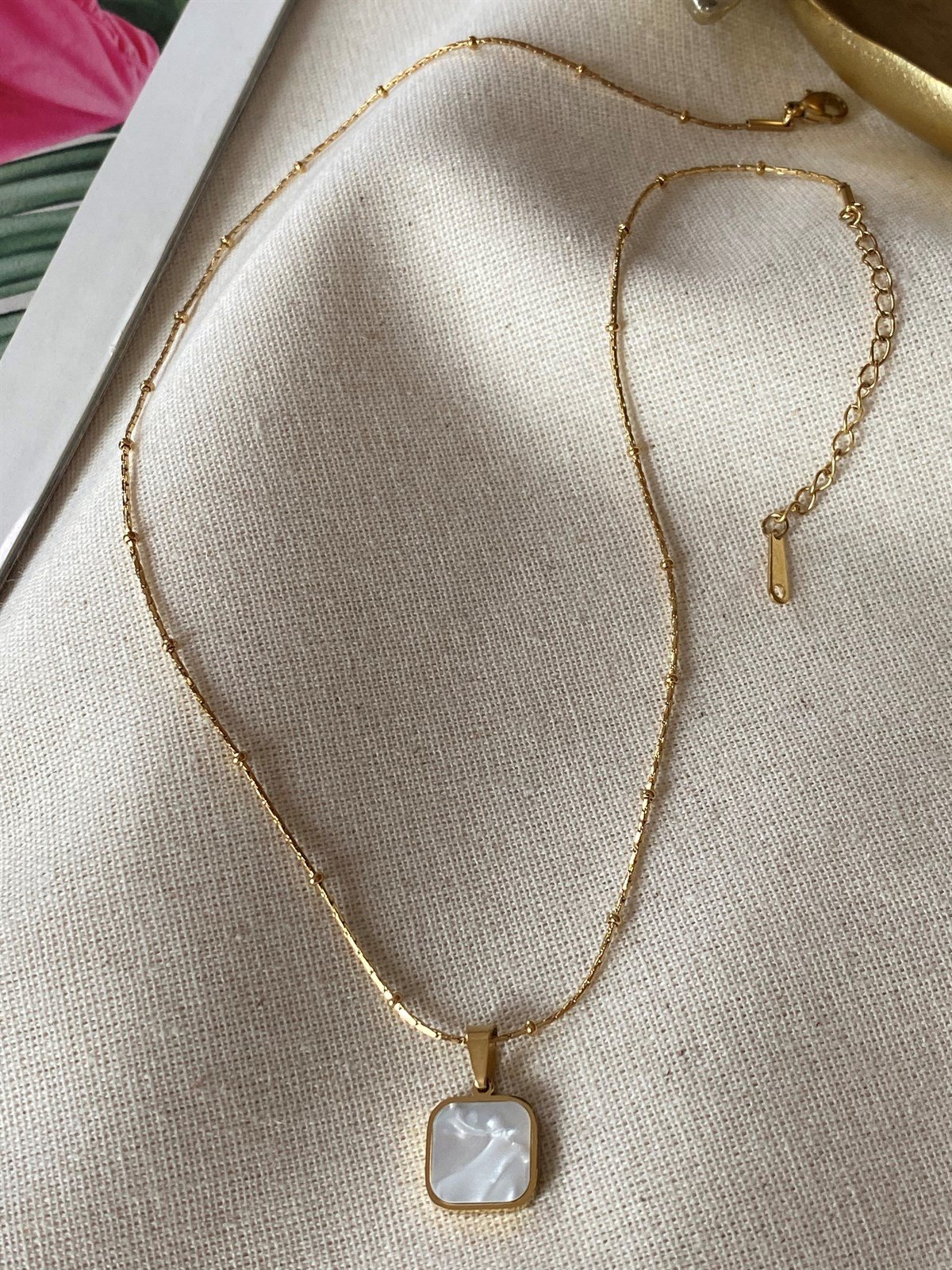 Çelik Beyaz Sedef Kolye