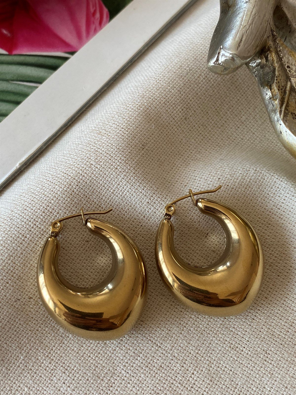 Çelik Bombeli Sarkıt Küpe