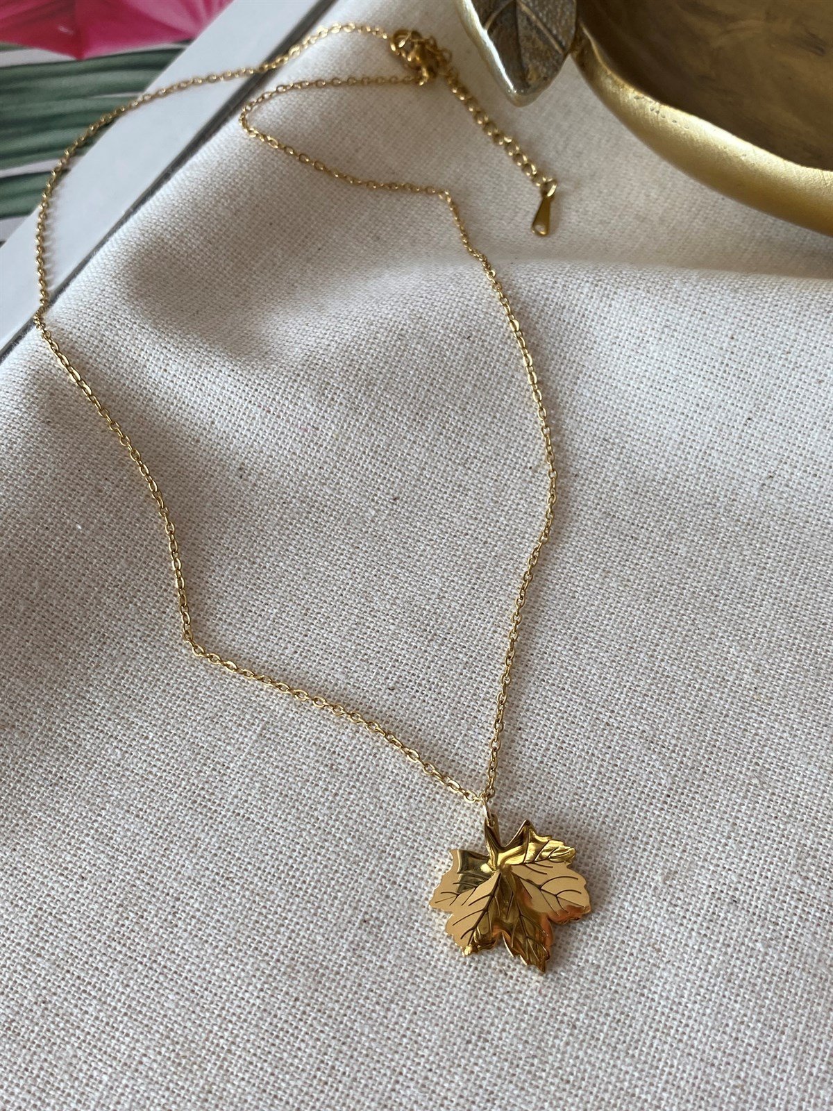 Çelik Çınar Kolye