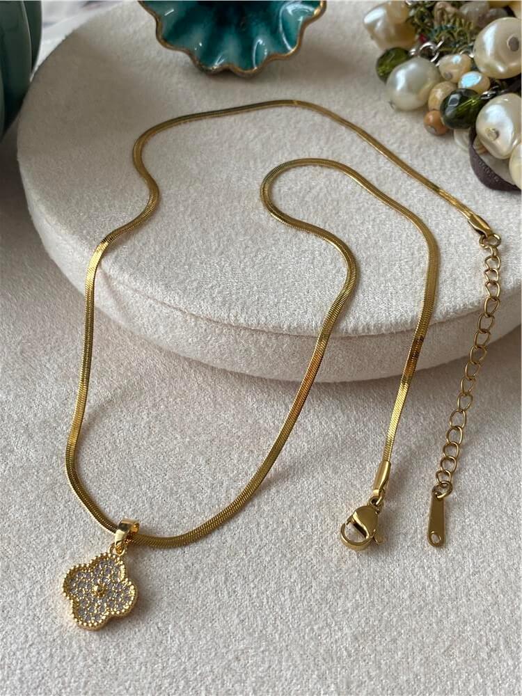 Çelik Cleef Model Kolye