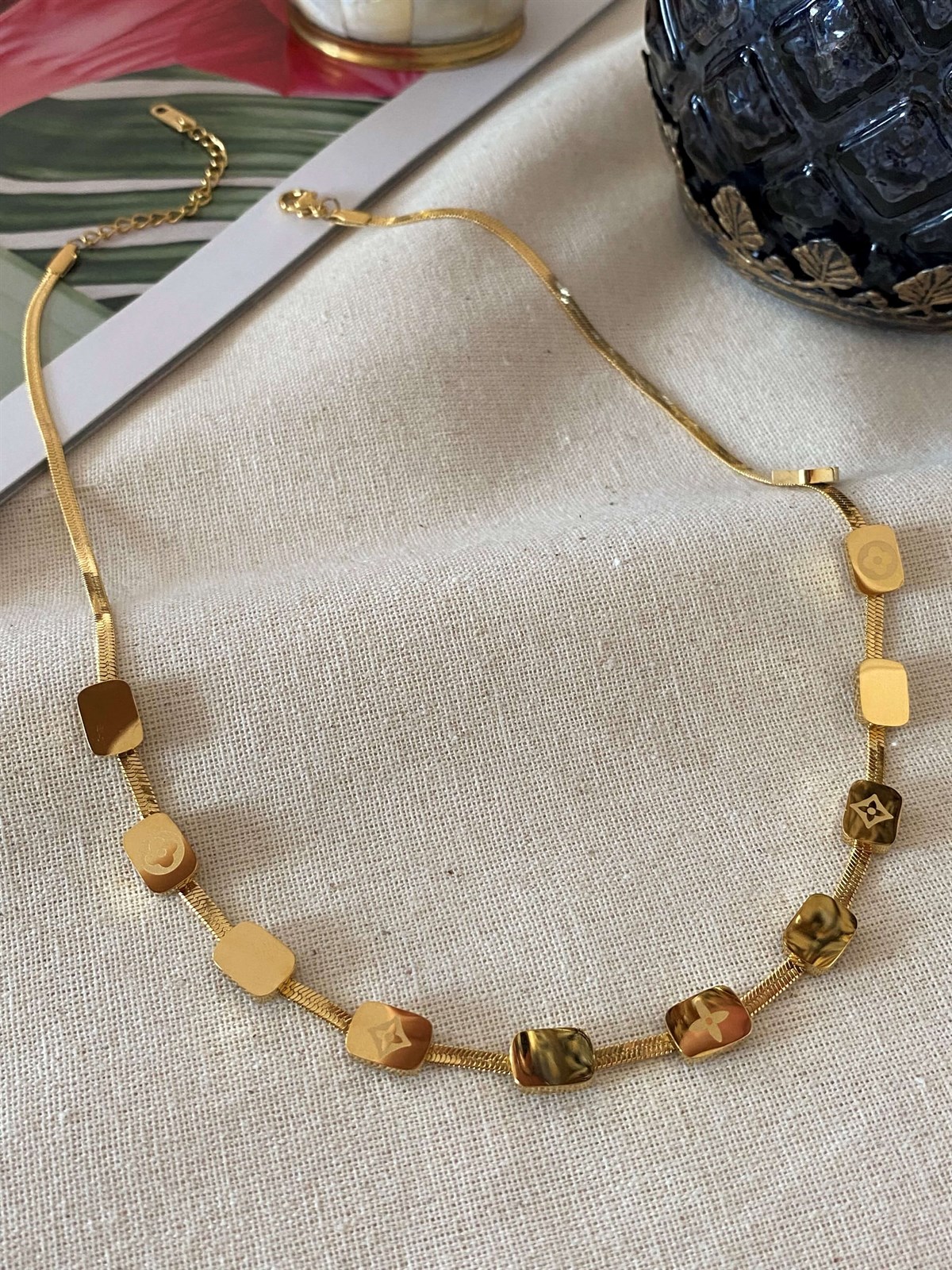 Çelik Cube LV Kolye