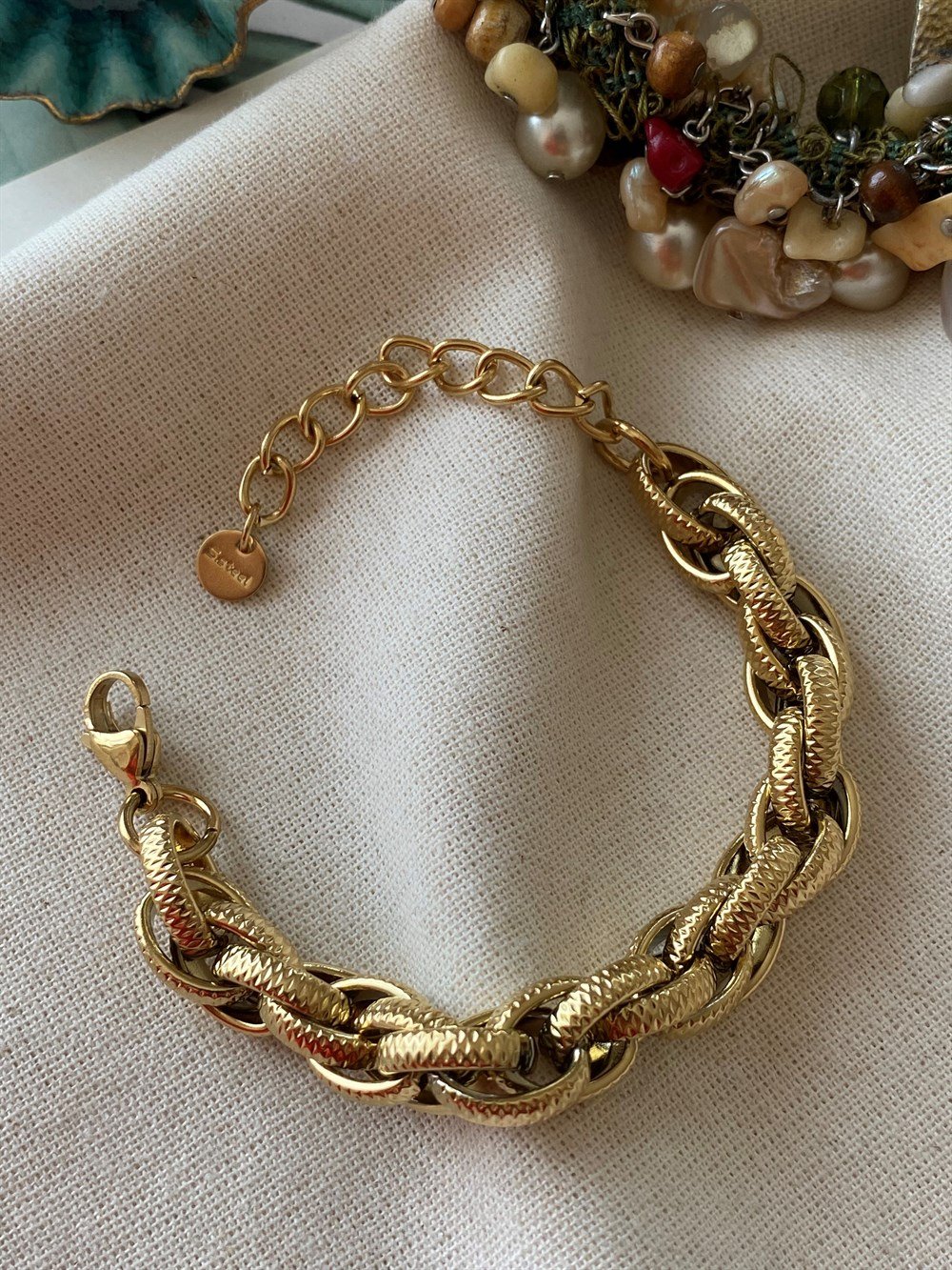 Çelik Desenli Geçmeli Bileklik