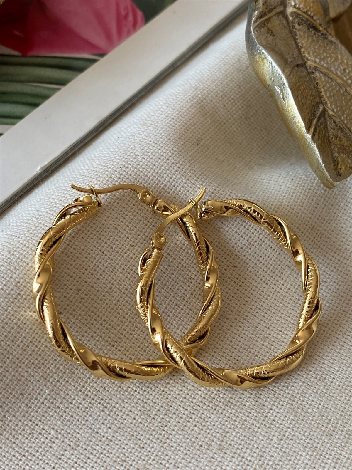 Çelik Desenli Örgü Küpe