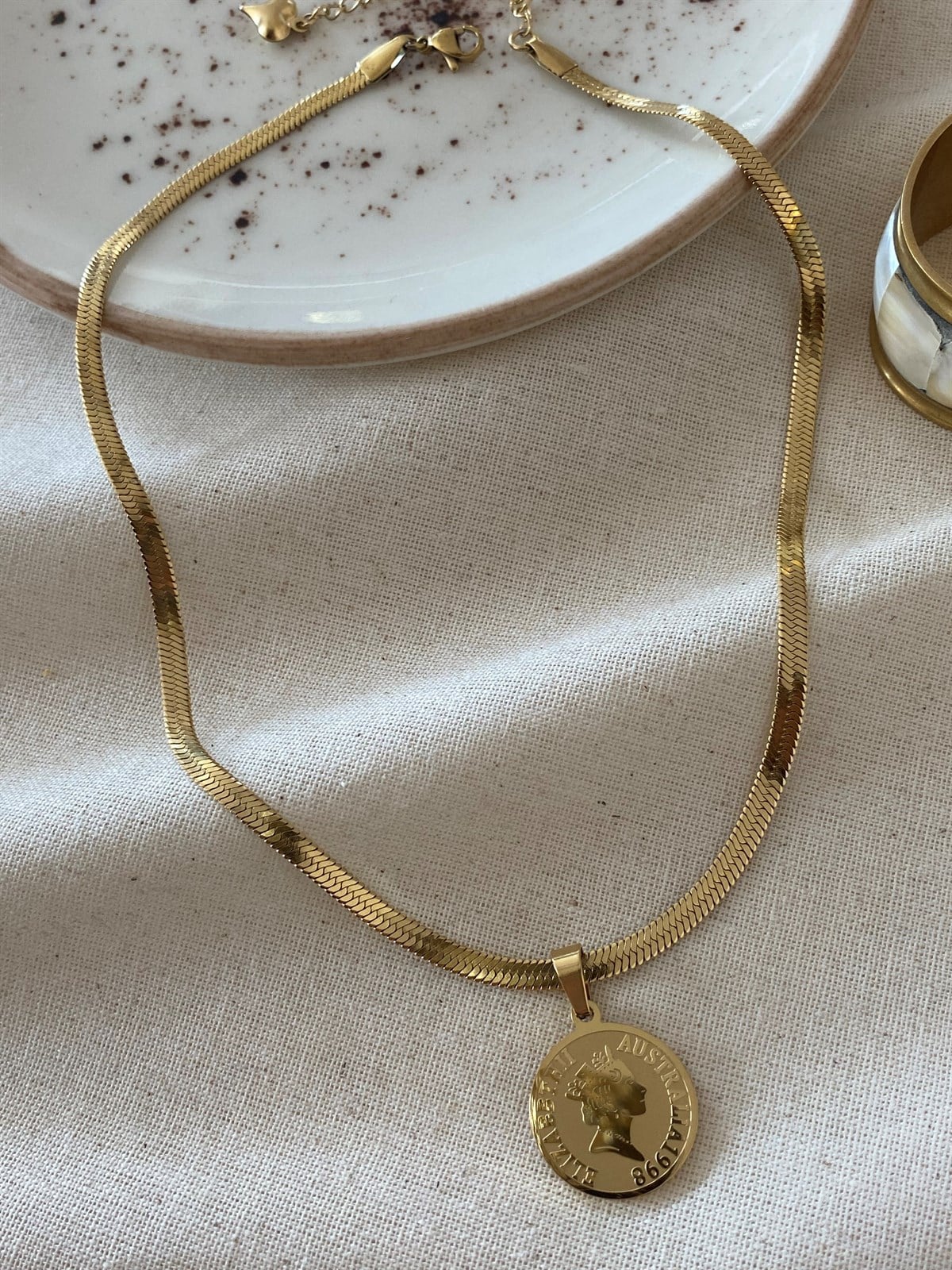 Çelik Elizabeth Kolye