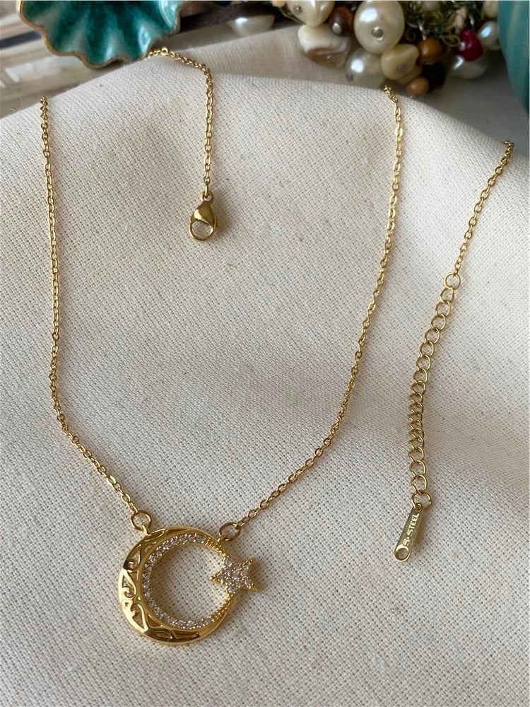 Çelik Gold Desenli Ayyıldız Kolye