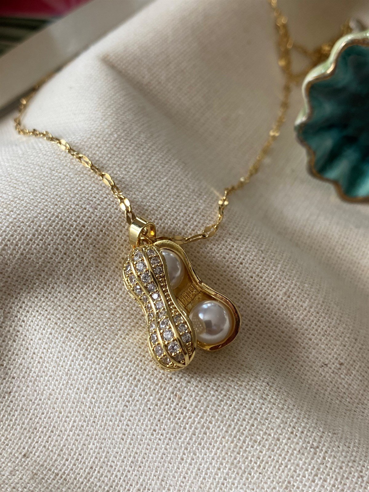 Çelik İncili Peanut Kolye